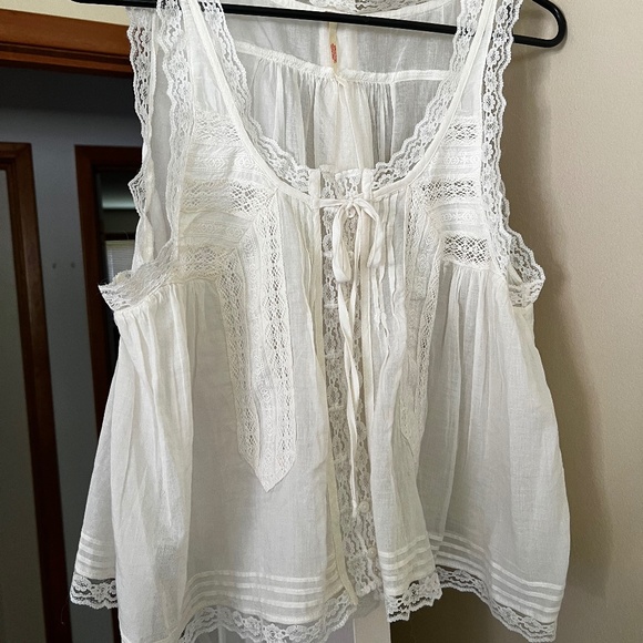 Free People Tops - Free People lace tank